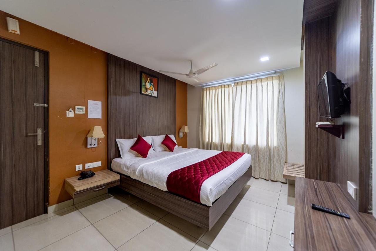 Отель Ranas Residency Tiruchirappalli Экстерьер фото